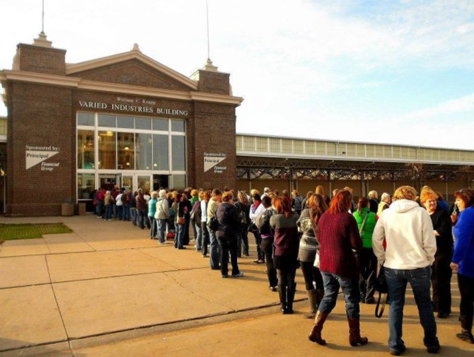 Win Tickest to Iowa's Largest Arts and Crafts Show!  - Thumbnail Image