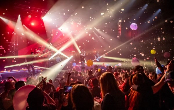 Fool House: The Ultimate 90's Party at River's Casino