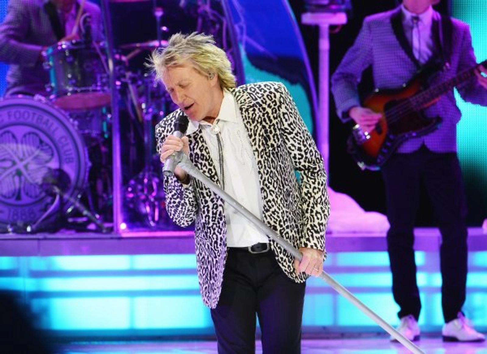 Win 2 tickets to see Rod Stewart on Sept 1st at the MN State Fair