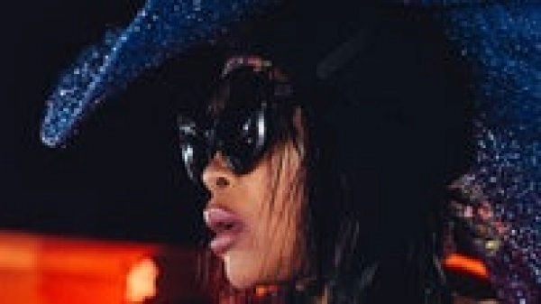 Listen to Mix 92.3 to win a pair of tickets to see Erykah Badu at the Michigan Lottery Amphitheatre at Freedom Hill on September 11th!