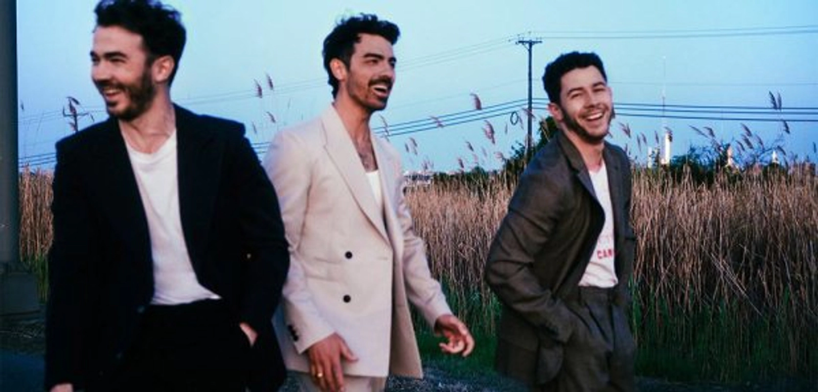 Your Chance to win Jonas Brothers tickets EVERY HOUR!