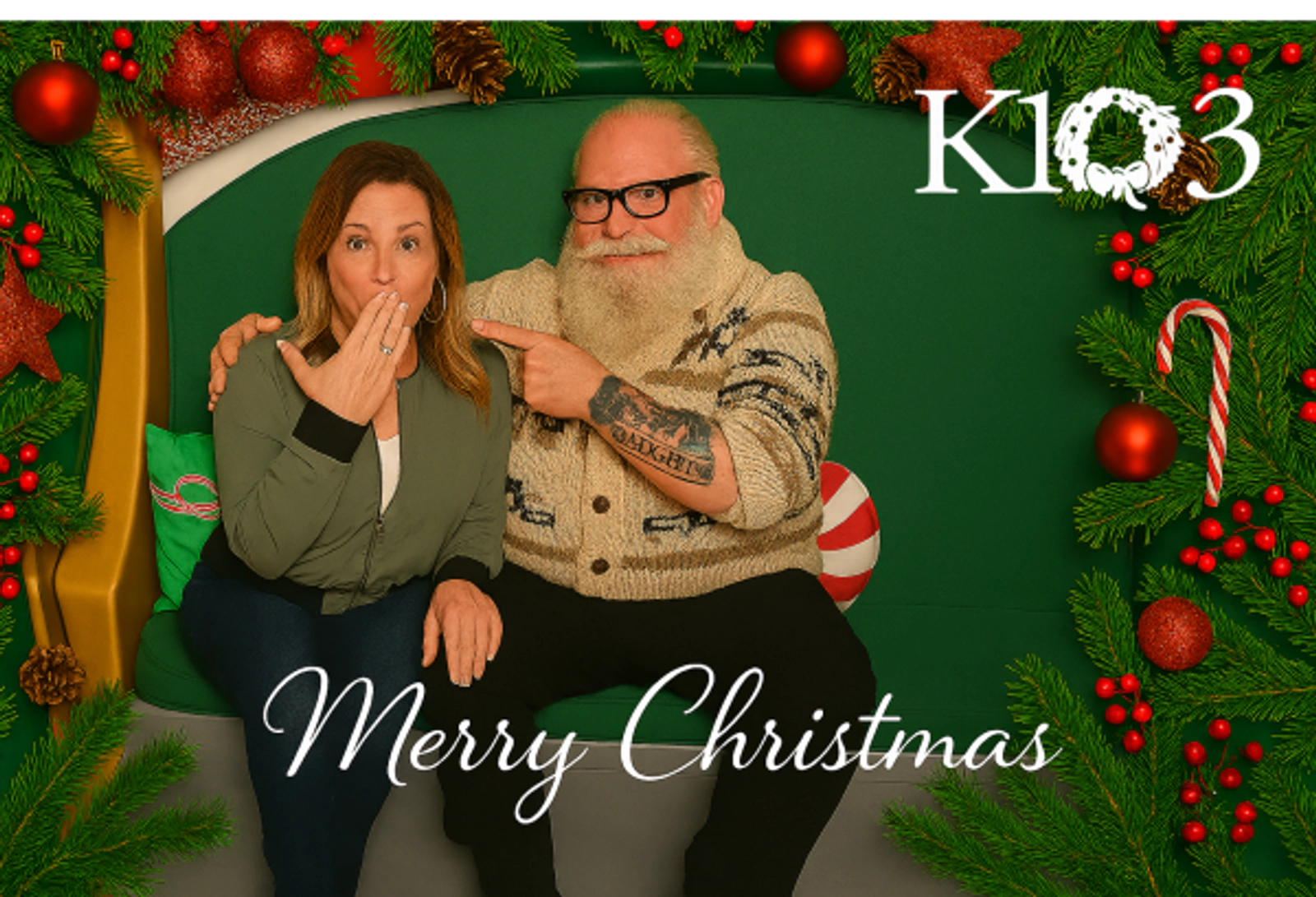 WIN A PHOTO SESSION WITH THE HIPSTER SANTA!