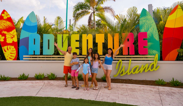 Win Tickets to Adventure Island Aqua Glow!