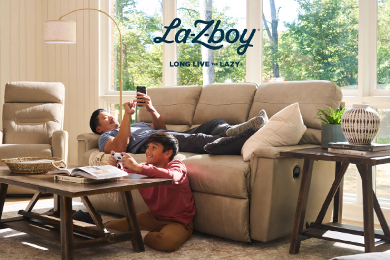 WIN A $2000 LA-Z-BOY GIFT CERTIFICATE!