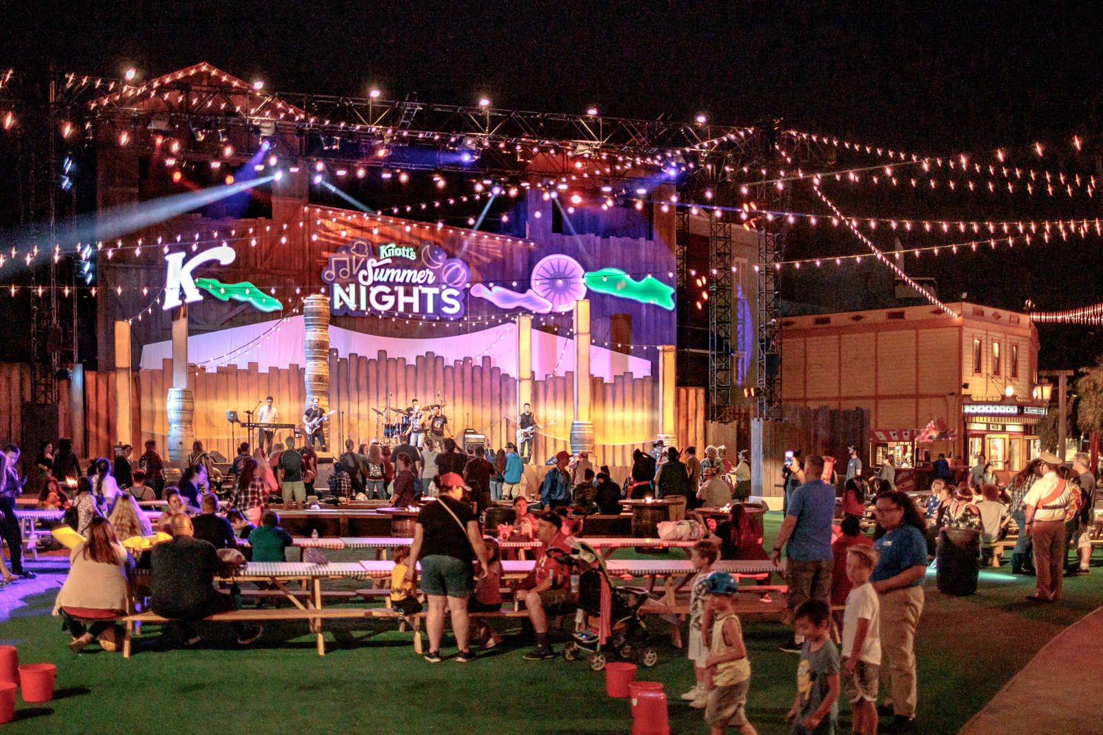 Win a 4-Pack of Tickets to Summer Nights & Ghost Town Alive at Knott's Berry Farm!